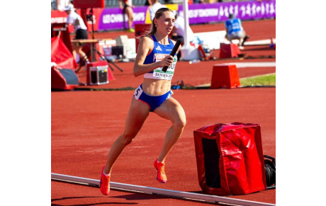 Mathilde DESCOUX en bronze avec l'équipe de France